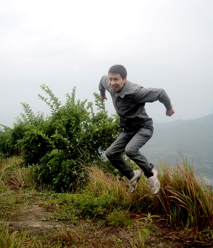 疯狂的户外扎营聚会——中国渠县锅顶山