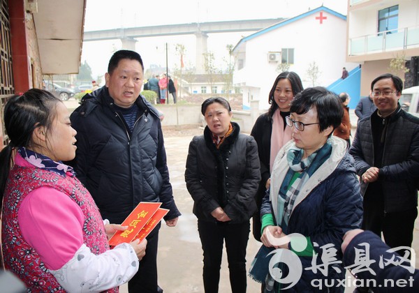 陈中华走访慰问困难残疾人家庭