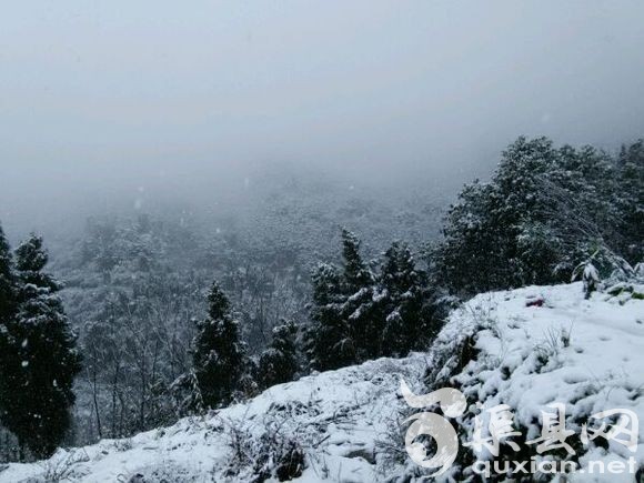 【都再说下雪】我知道我家这肯定没你们那那么好看，壮哉！