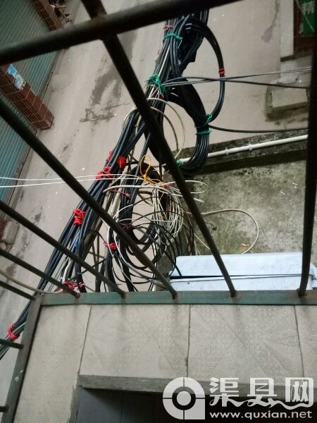 自己家阳台上面被移动宽带给霸占了，我有权利把网线给拔掉么。