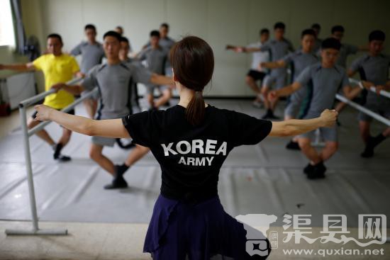 韩国军人学芭蕾减压 壮汉踮脚变“天鹅”(图)