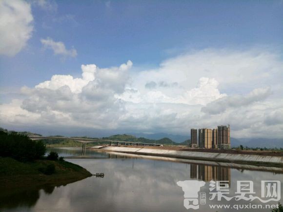 渠县的地标性建筑，渠江上桥取个响亮的名字！