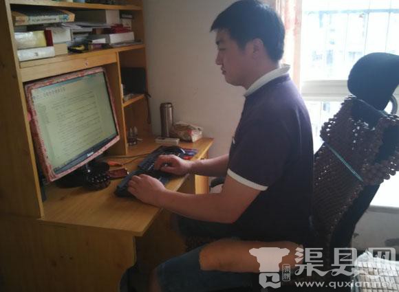 重庆一初中毕业汽修工人写出数百万字网络小说