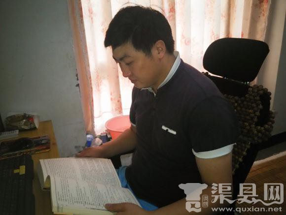 重庆一初中毕业汽修工人写出数百万字网络小说