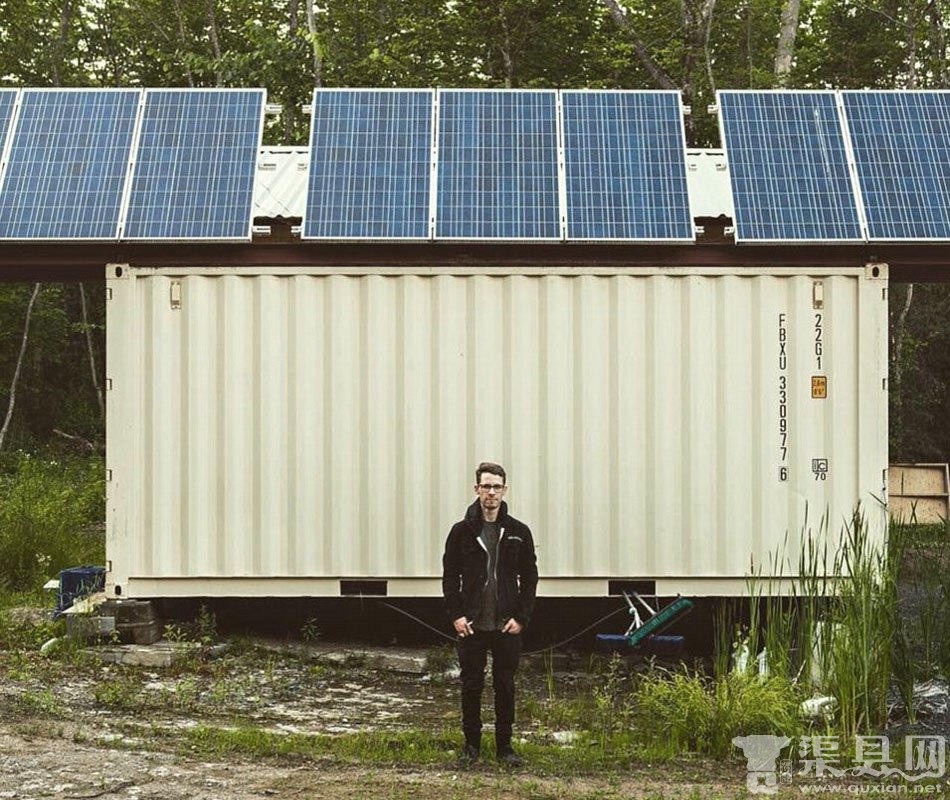 加拿大小伙用集装箱建梦想屋 远离城市喧嚣