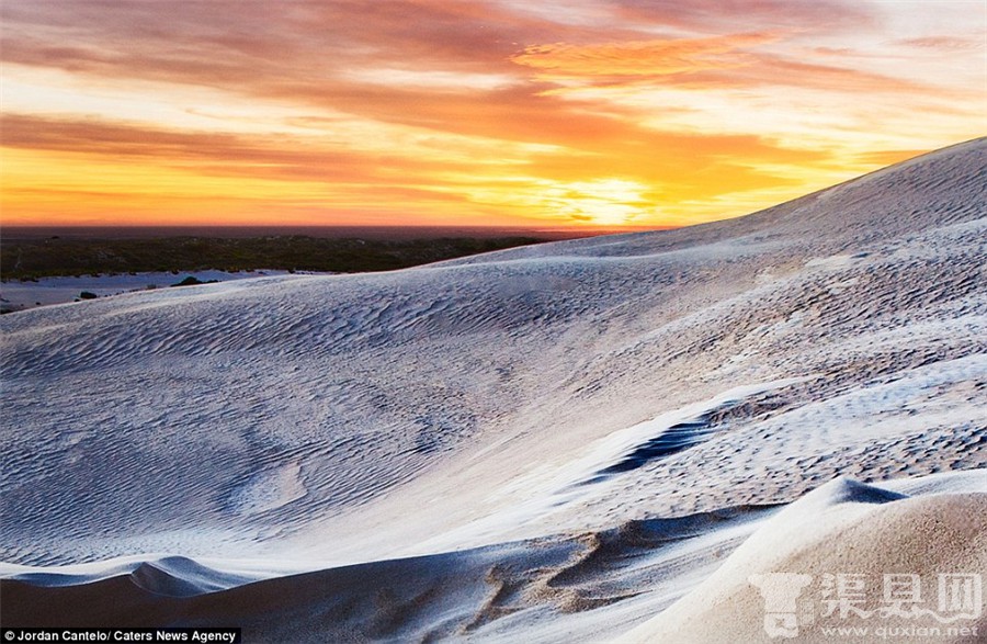 梦幻世界：澳大利亚“冰淇淋沙丘”似皑皑雪原