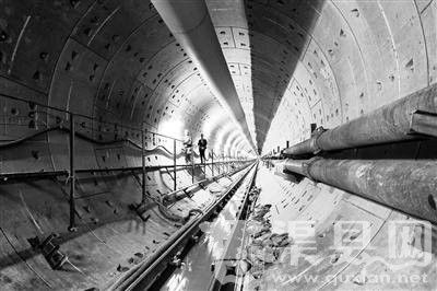 中国首条黄河地铁隧道贯通，成功下穿河床