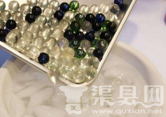 DIY把玻璃珠:变成美到不能呼吸的项链！