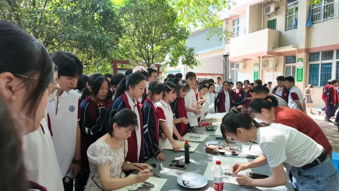 墨香润童心 丹青绘传承——渠县举办 第四届青少年书画传习大会初赛
