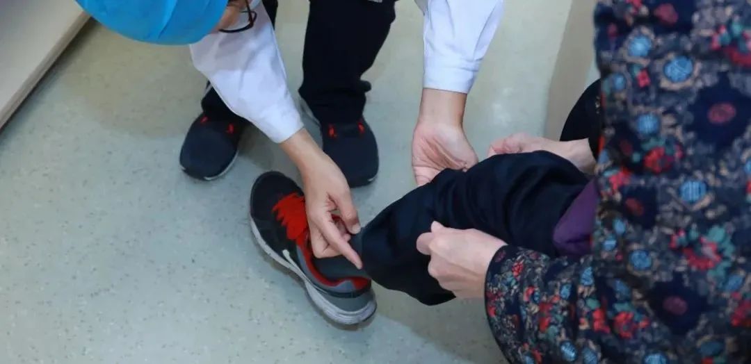腿痒2个月，竟查出肝癌！医生提醒：身体这2处发痒要当心！