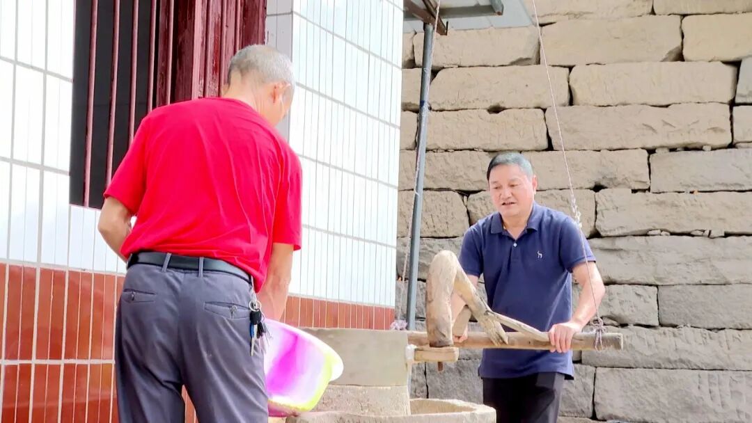 柴火炙烤“团圆密码”  一口咬穿中秋记忆