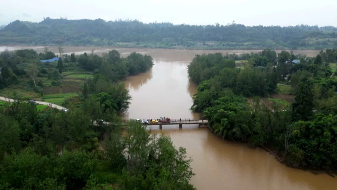 渠县开展增殖放流暨公益诉讼普法活动渠县开展增殖放流暨公益诉讼普法活动