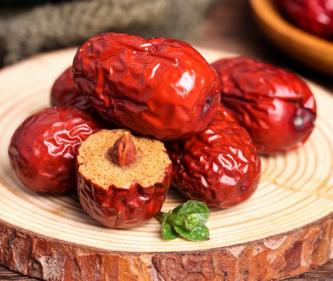 秋冬进补的红枣，4类人要少吃...