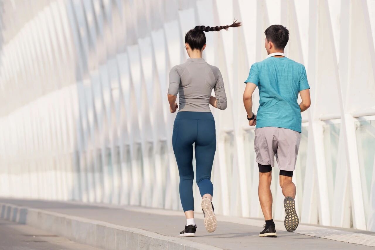 不是所有人都适合跑步！试试这个动作，你就明白了