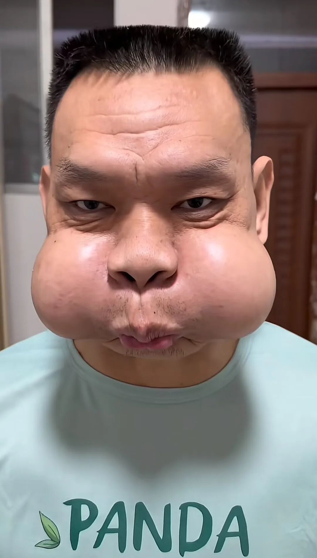 工作30年，男子面部严重变形！这些职业，正在悄悄改变你的身体