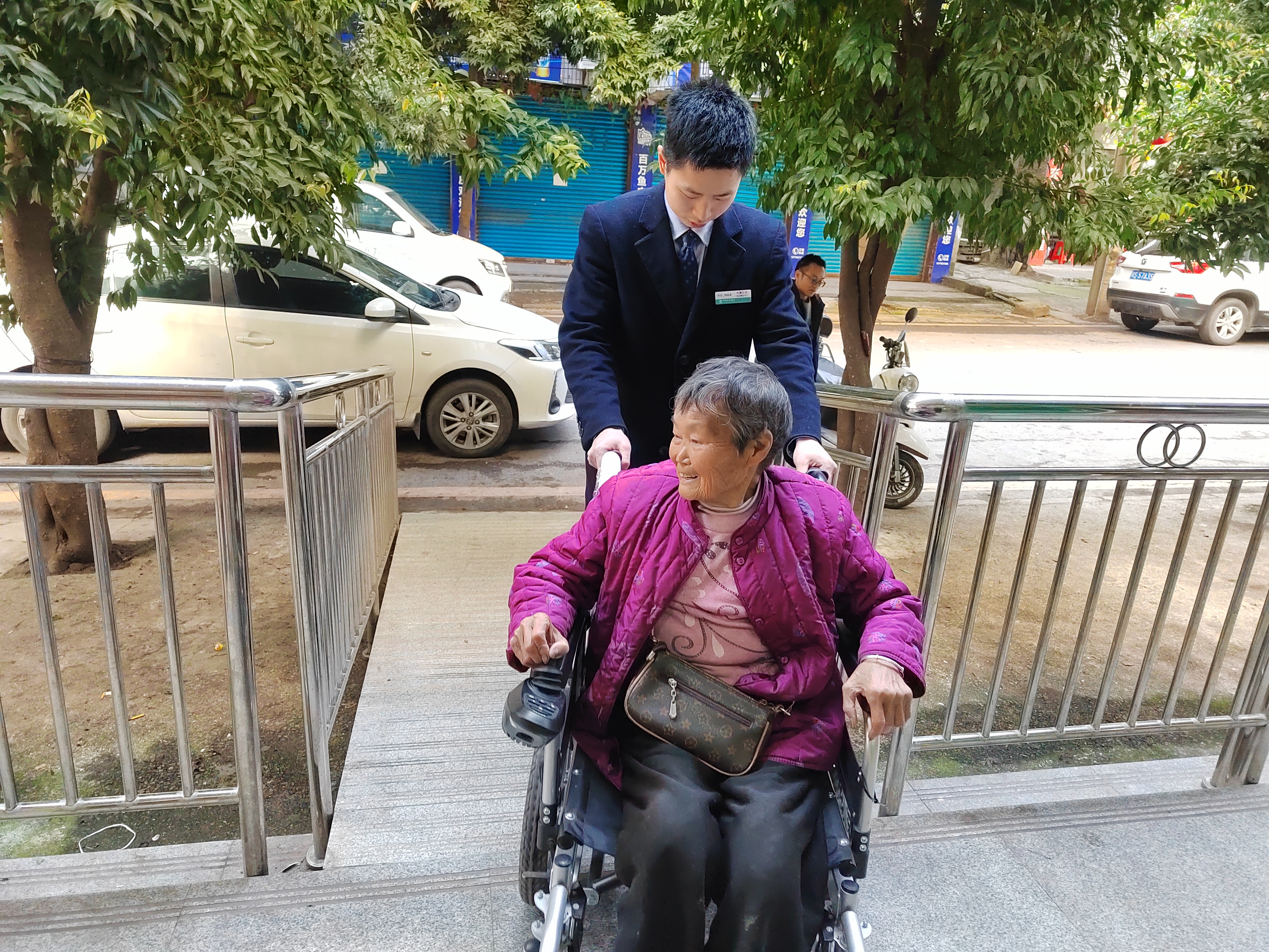 细节之处见温度：农行渠县静边支行的暖心故事