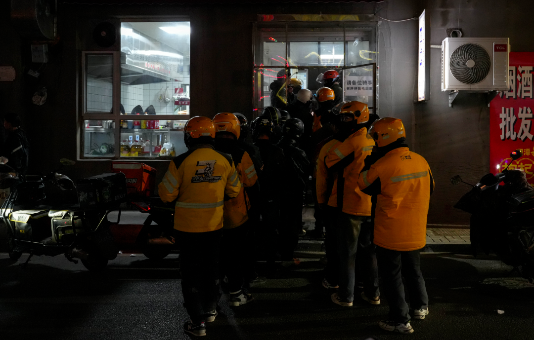 当日未售完饭菜，1元卖掉了！网友：就该你发财