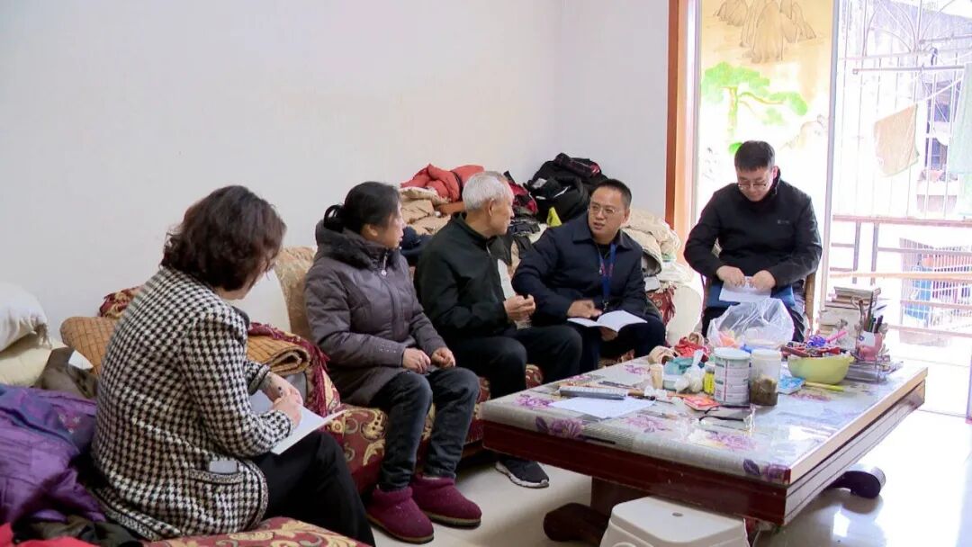 渠县纪委：“敲门解忧”暖民心 精准帮扶解低保难题