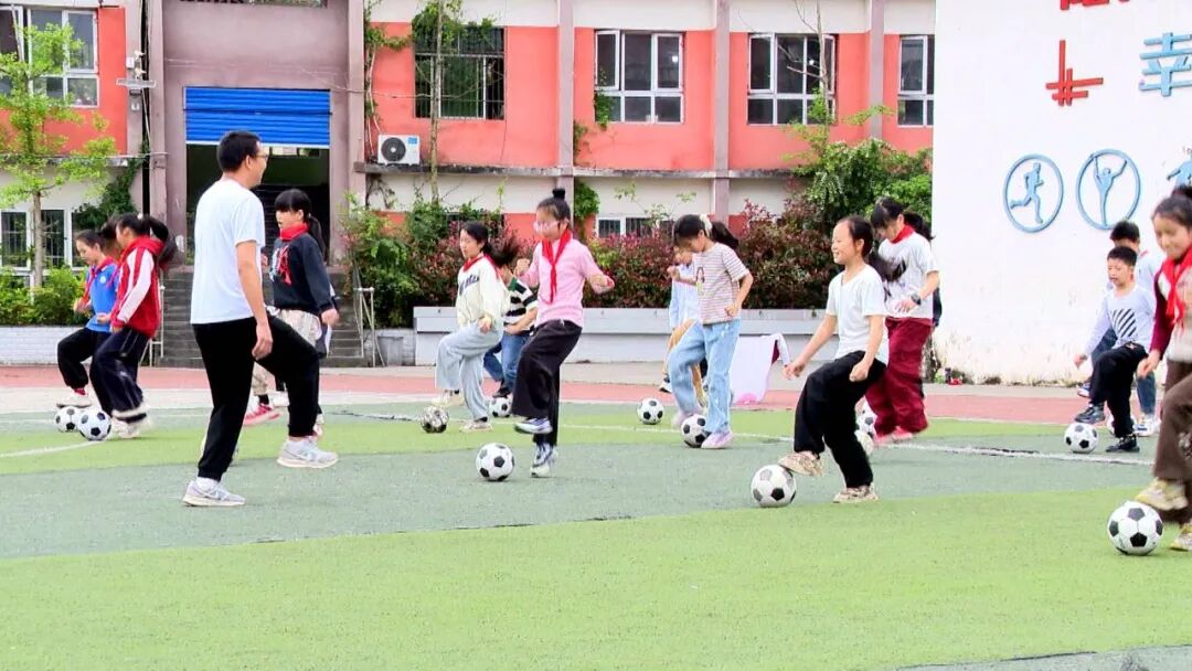 渠县静边镇第一小学获评“全国青少年校园足球特色学校”