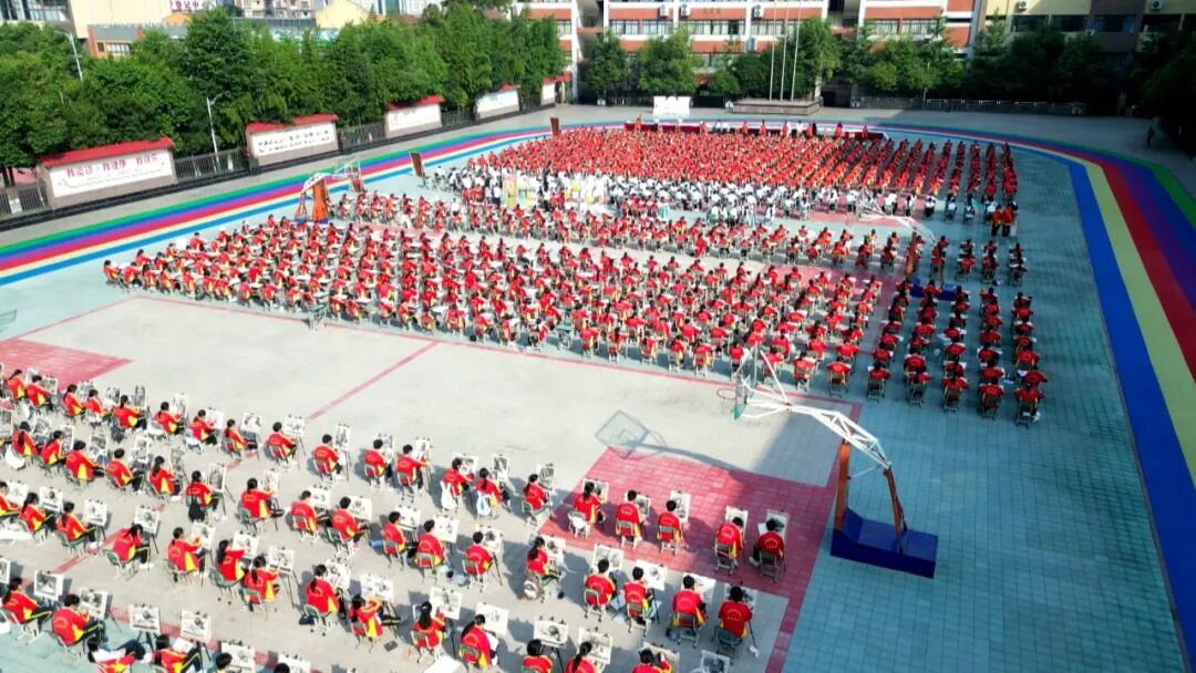 四川崇德学校举行第六届千人书画大赛
