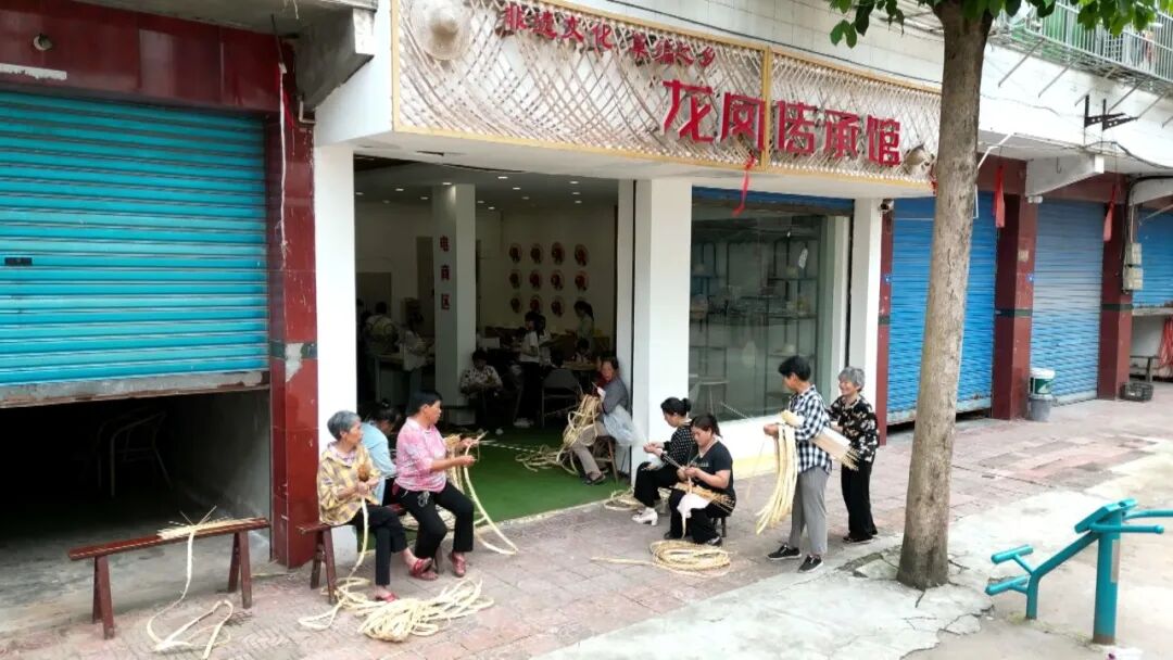 渠县：秸秆变“金帽”  180万顶非遗草帽畅销全国