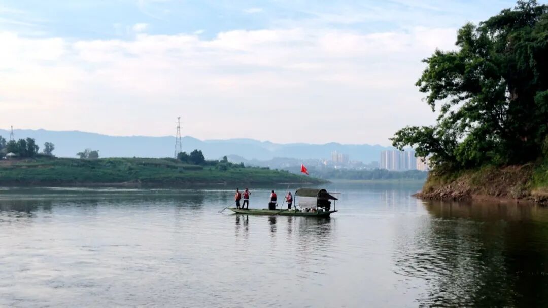 常态化清漂护碧水 精管细护守渠江