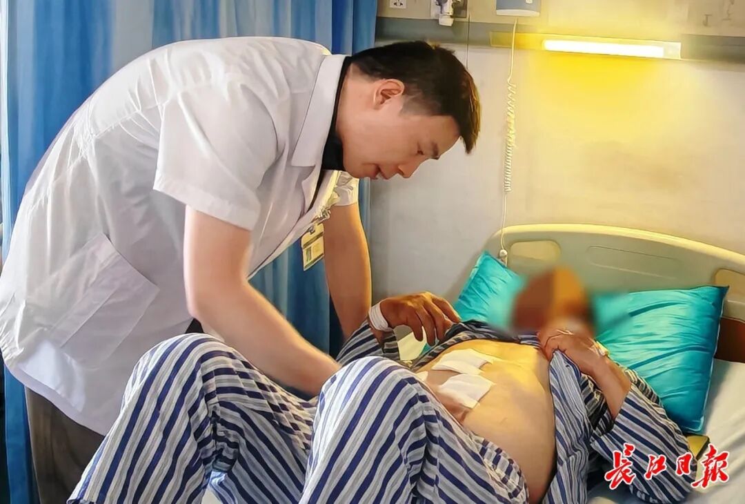男子吃半个冰西瓜后腹痛腹泻，硬扛两天进ICU！医生紧急提醒