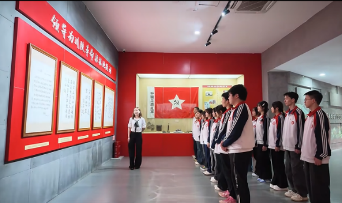 有庆中学开展“蜀道新歌?万里行”红色寻访研学活动