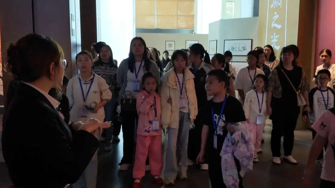 汉阙研学开营 爱心妈妈陪孩子“走读”家乡文脉